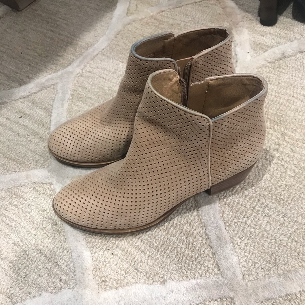 Lucky Brand Booties sz 7 tan